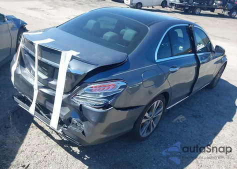 2018 Mercedes-Benz C 300 from USA, damaged, VIN 55SWF4JB7JU206028